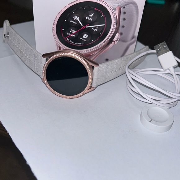 Michael Kors Watch - Picture 1 of 12